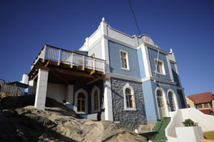 self catering luderitz namibia