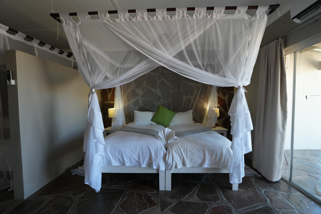 Elegant Desert Lodge Accommodation