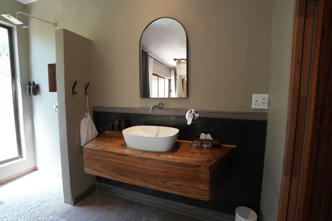 Toshari Lodge Accommodation Etosha National Park