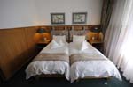 hotel_schweizerhaus_cafe_02