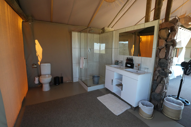 Elegant Desert Eco Camp Accommodation